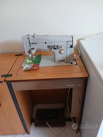 Macchina da cucire Necchi