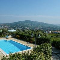 Struttura con piscina, area pic-nic e barbecue