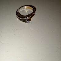 anello solitario in oro bicolore 750 con diamante 