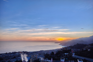 Appartamento ULTIMO piano vista mare Genova Pra