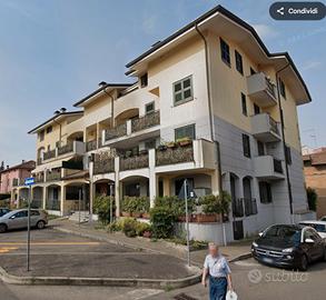 Arredato vicino alla stazione