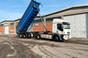 Semirimorchio ribaltabile