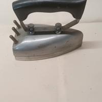 ferri da stiro antichi 