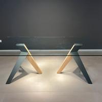 Tavolo di vetro di design con sedie