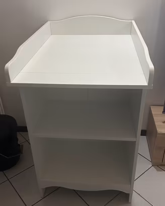 Fasciatoio per bambini con scaffali