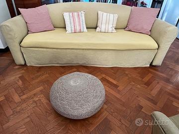 Divano letto, composto da due letti singoli