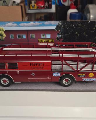 Ferrari 1:43 diorama