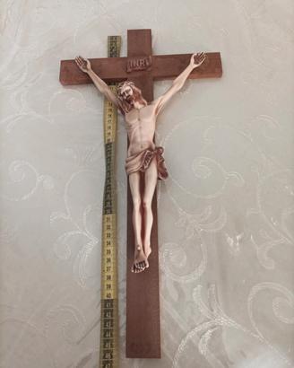 crocifisso in legno fatto a mano