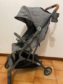 Passeggino ultraleggero e compatto Cassy