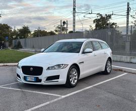 Jaguar XF Sportbrake 2.0 D 180 CV aut. Pure