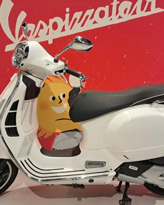 Vespa GTS 125 Super bauletto e supporto omaggio