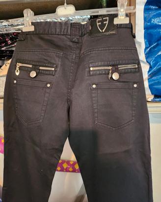 Pantaloni neri