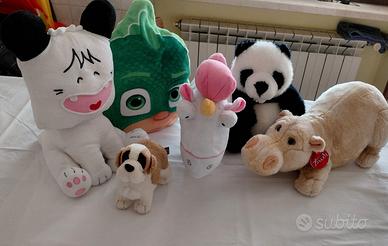 Pelouches vari soggetti formati e misure.