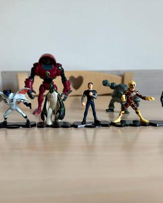 Lotto 9 personaggi BEN 10  da collezione
