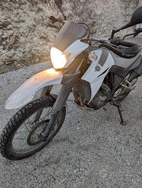 Yamaha XT660R bianca