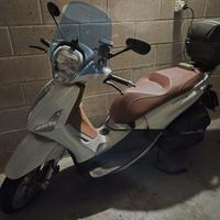 Scooter Piaggio Beverly 350