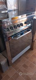  Cucina a gas Ariston pari al nuovo