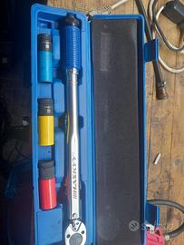 Chiave dinamometrica con bussole con rivestimento