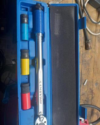 Chiave dinamometrica con bussole con rivestimento