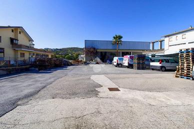 MAGAZZINO A TORTORETO