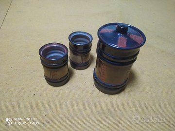 Vecchi vasi terracotta rustici