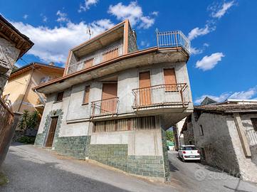 CASA INDIPENDENTE A BIANZONE