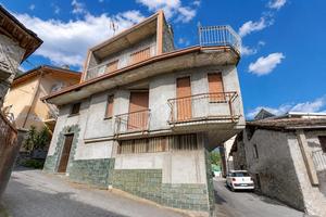 CASA INDIPENDENTE A BIANZONE