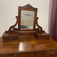 Cassettiera con specchio