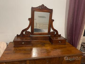 Cassettiera con specchio