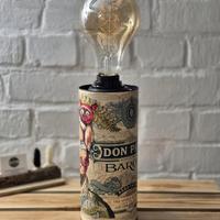 Lampada realizzata con scatola bottiglia Don Papa