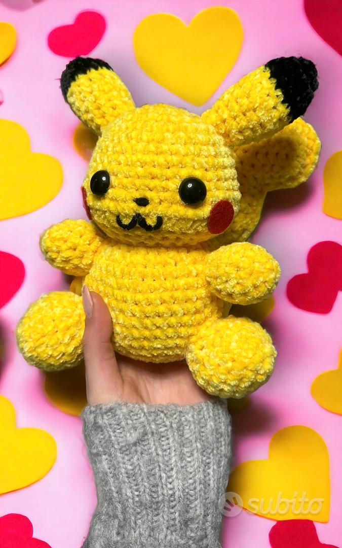 Pikachu amigurumi portachiavi, fatto a mano all'uncinetto - Per la
