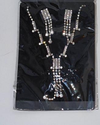 Elegante parure di bigiotteria composta da collana
