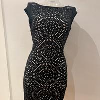 Tubino nero con decoro