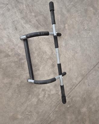 Barra per trazioni da porta o barra multifunzione