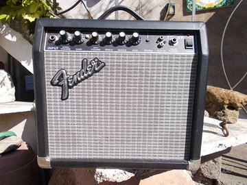 Amplificatore Fender Frontman 15R