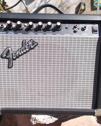 Amplificatore Fender Frontman 15R