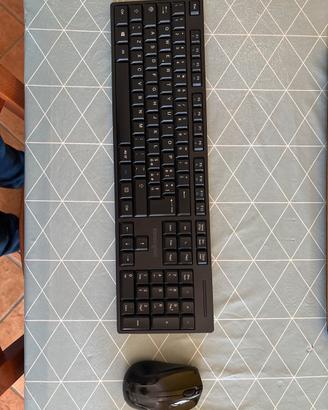 Set wireless mouse e tastiera italiano