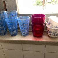 Bicchieri tazze, ciotole assortite