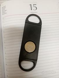 Tagliasigari ghigliottina della David Ross.
