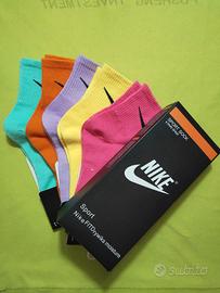 Calze di diverso colore nike