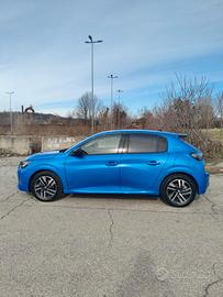 Peugeot  208. 1.2 100Cv