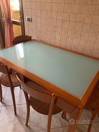 Tavolo Calligaris con quattro sedie Calligaris