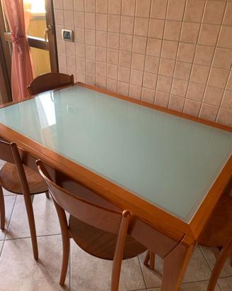 Tavolo Calligaris con quattro sedie Calligaris