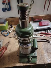 Crik sollevatore a bottiglia