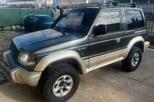 mitsubischi pajero v20