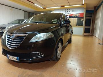 Lancia Ypsilon 1.2 69 CV 5 porte S&S Platinum