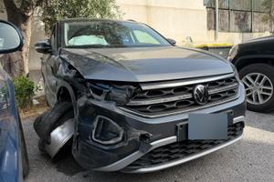 Volkswagen T-Roc 2022 43mila Km incidentata