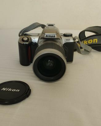 Nikon F65 reflex pellicola