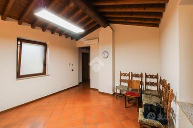 UFFICIO A CAZZAGO SAN MARTINO
