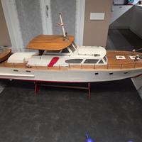 Modellino motoscafo vintage 